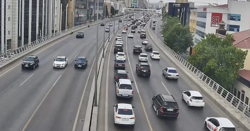 Bakının tıxaclı yolları SİYAHI