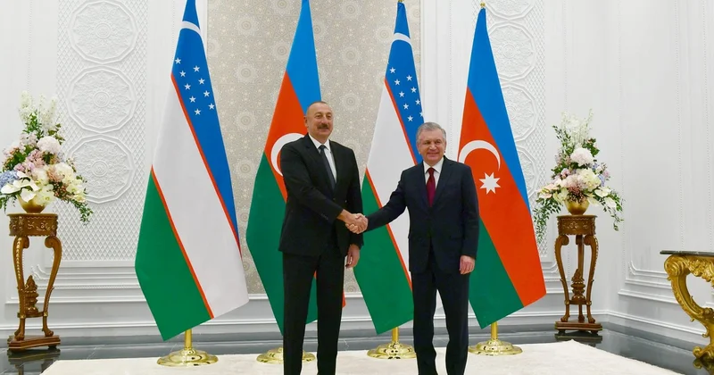 Prezidentin Mətbuat Xidməti İlham Əliyevin Şavkat Mirziyoyev ilə görüşündən videoçarx paylaşıb