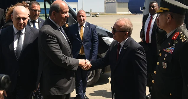 O da Xankəndidəki Zirvə görüşü üçün gəldi Fotolar