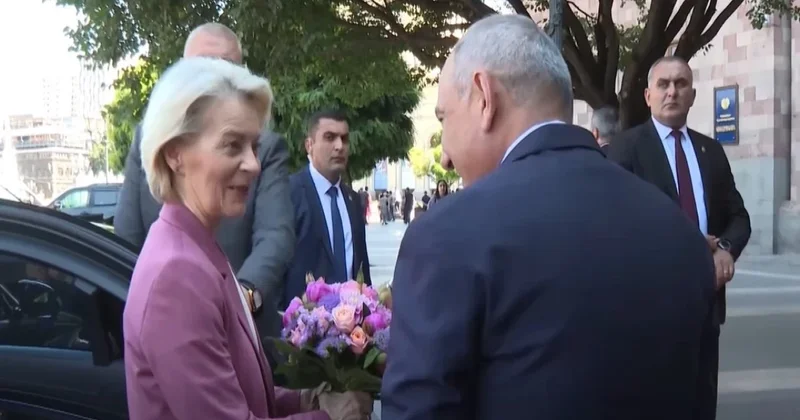 Paşinyan Ursula Fon der Lyayenlə görüşüb