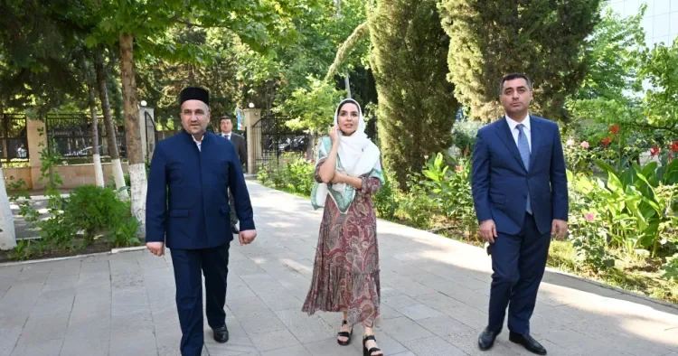Leyla Əliyevaya “Qurani Kərim” hədiyyə edildi FOTO