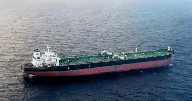 Танкер Sanmar Herald с иракской нефтью прибыл в индийский порт после повреждений в Ормузском проливе