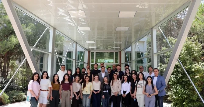 Gənc media nümayəndələri SOCAR ın yaşıl enerji planı ilə tanış oldular