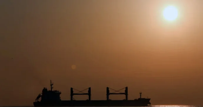 Piratlar tankerin azad edilməsi üçün 10 milyon tələb edirlər
