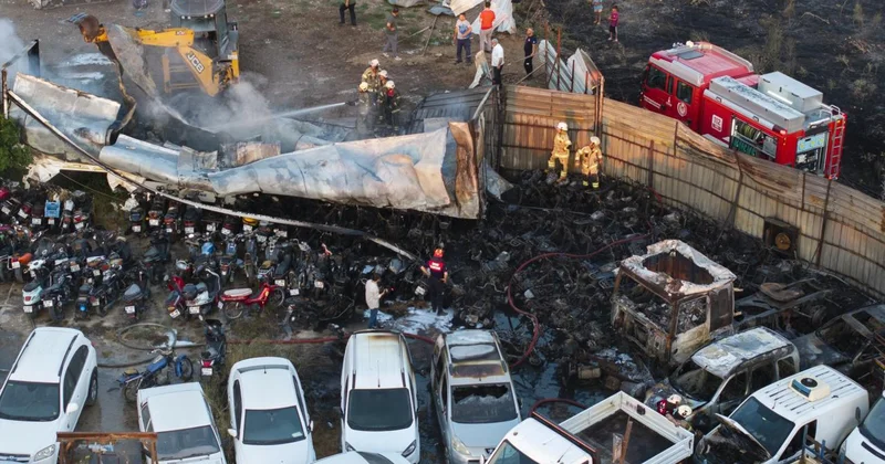 В Турции при пожаре на штрафстоянке сгорели 62 автомобиля ФОТО