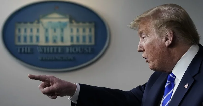 Трамп в образе врача предложил лечение от синдрома помешательства на Трампе