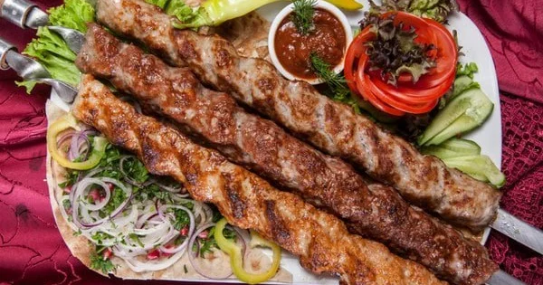 Ucuz ətin şorbası olmaz, bəs KABABI? 3 manatlıq lülə kababların mətbəxarxası SİRLƏRİ