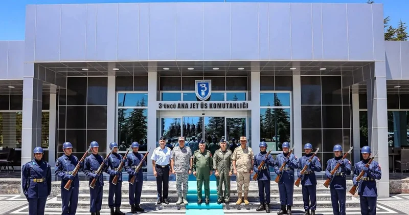 Azərbaycan HHQ komandanı Türkiyədə rəsmi səfərdədir