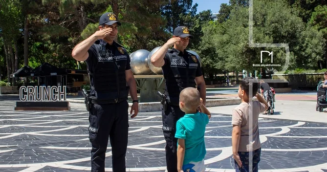 Polis Günündə də post başında Bakının küçələrindən diqqətçəkən FOTOTLAR
