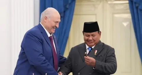 Lukaşenkodan İndoneziya prezidentinə qeyri adi hədiyyə