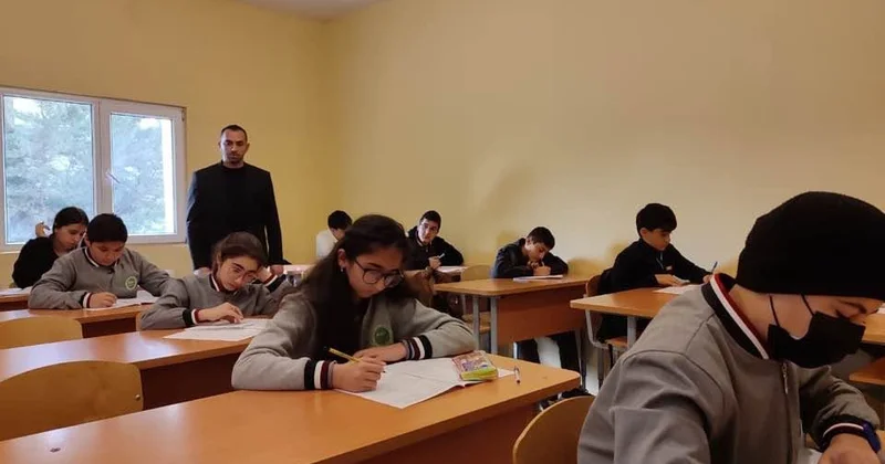 “Riyaziyyat Dahiləri: İstedadlı şagirdlər üçün olimpiada hazırlığı” davam edir FOTOLAR