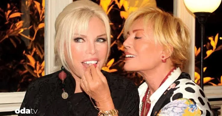 Ajda Pekkanın 72 yaşlı bacısının hovuz görüntüsü gündəm oldu (Video)