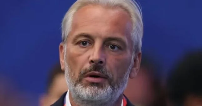 İngiltərəyə məğlubiyyətdən sonra atasının ölüm xəbərini aldı