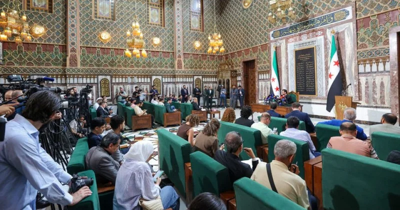 Əhməd Şara Xalq Məclisinə 70 yeni üzv təyin etdi