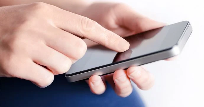 Məktəblərdə telefon qadağası: Tədrisə diqqət artacaqmı? EKSPERT AÇIQLADI