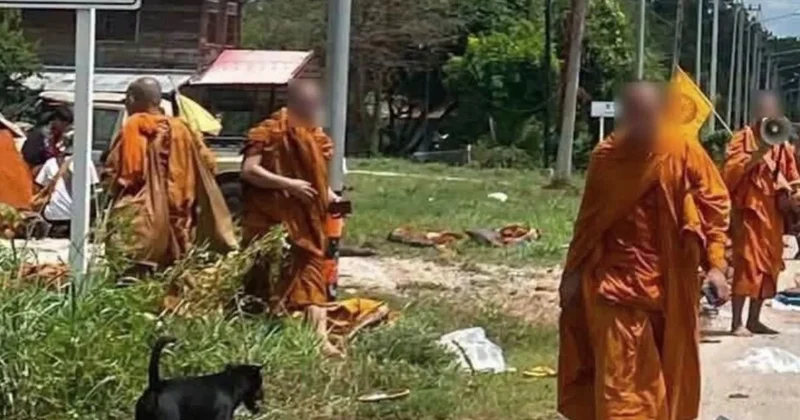 Tailandda rahiblər qəzaya düşdü: 8 ölü, 13 yaralı