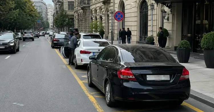 Bakıda sürücülərin bu qayda pozuntusu tıxac və qəza riskini artırır AÇIQLAMA
