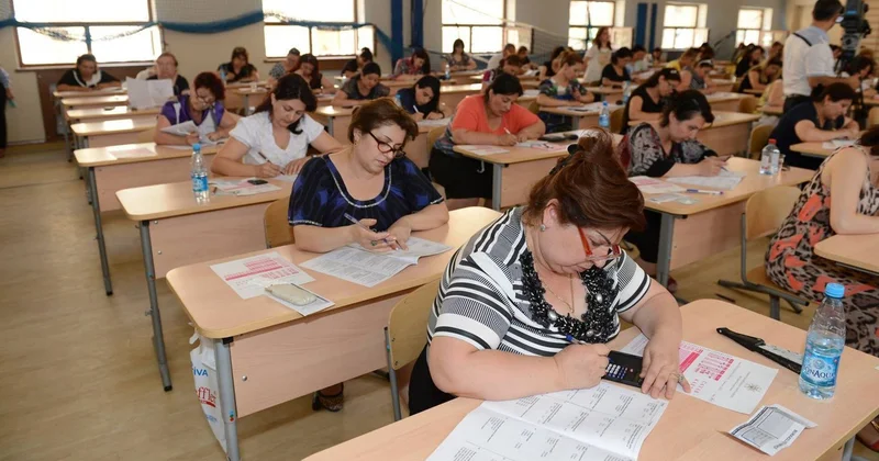 Не прошедшим повторную сертификацию учителям помогут с трудоустройством