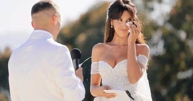 Ukraynalı gözəllik kraliçasının dəbdəbəli toyuna ETİRAZ: “Elə birbaşa Putini çağırardınız” FOTO