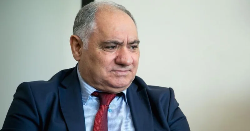 Ali məktəblərdə “baş girləyən” müəllimlər kimlərdir?