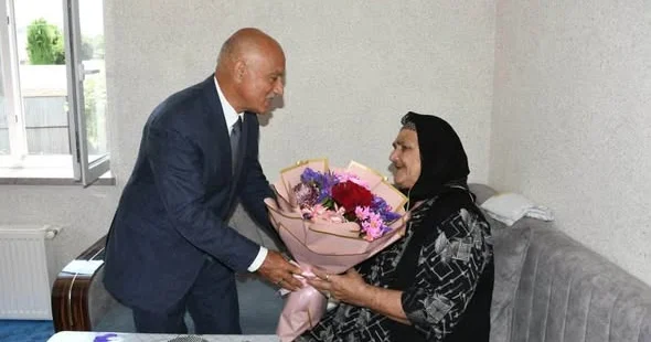Masallıda şəhid anası doğum günü münasibətilə evində ziyarət edilib FOTO