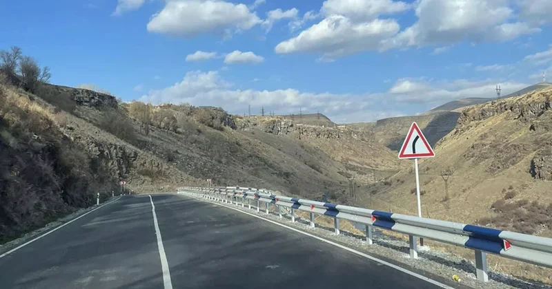 İrəvan Gümrü magistralında faciəvi qəza: 22 yaşlı qız həyatını itirib