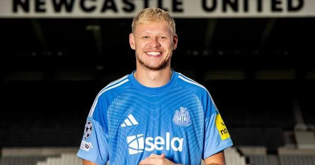 Aaron Remsdeyl İngiltərə klubunda RƏSMİ
