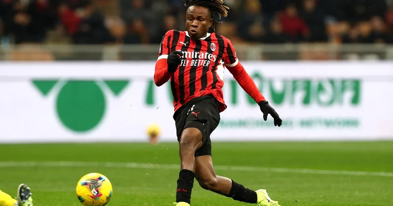 Milan ın ulduz futbolçusunun meneceri İstanbula gəldi SƏBƏB