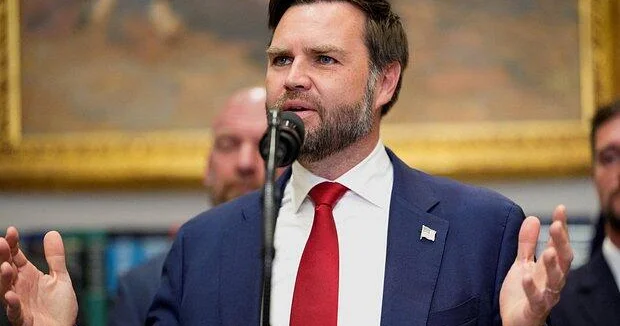 Вице президент США оказался одержим НЛО