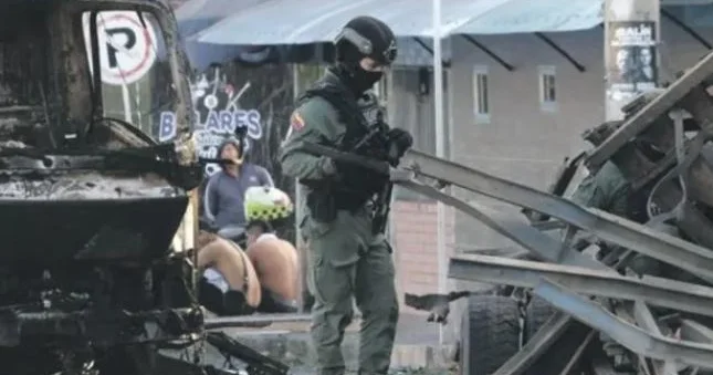 Kolumbiyada polis bölməsinə hücum 11 nəfər yaralanıb