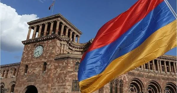 Ermənistan prezidenti Paşinyanın və hökumətinin istefasını qəbul etdi