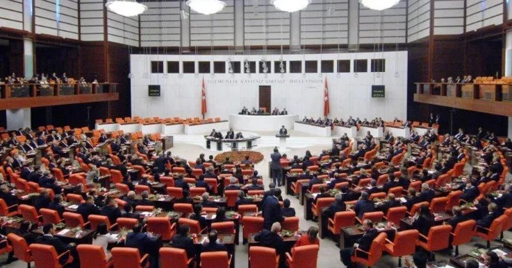 Türkiyədə yetkinlik yaşına çatmayanlara da ömürlük həbs cəzası veriləcək?