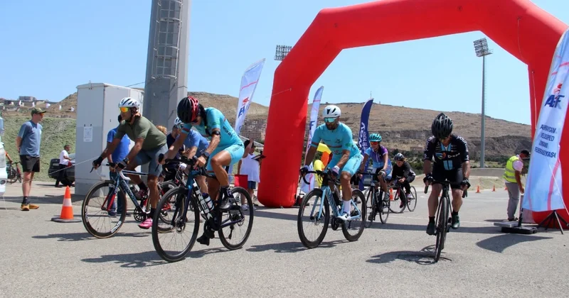 Veloparkda Federasiya Kuboku yarışı keçirilib