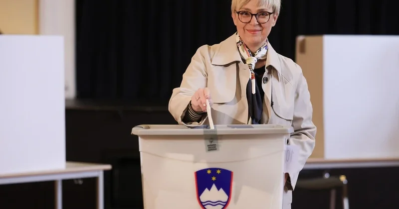 Sloveniya Prezidenti yol qəzasına düşüb