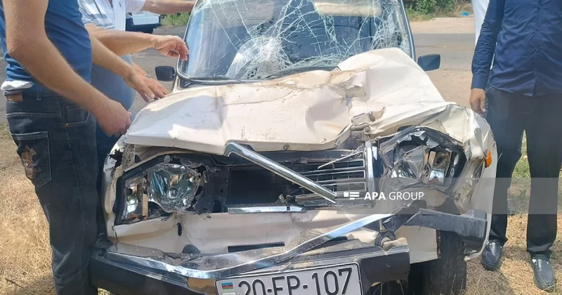 Tovuzda minik avtomobili yük maşınına çırpılıb, xəsarət alan var