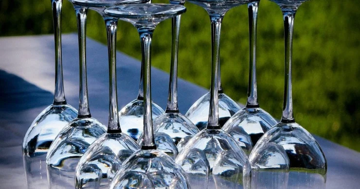 Evdə qabları necə parıldatmaq olar? MÜKƏMMƏL
