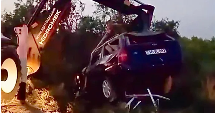 İdarəetmədən çıxan “Ford” kolluğa düşdü, sürücü xəsarət aldı VİDEO