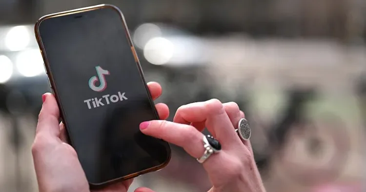 Onlarla şəxsə tələ quruldu “Fake” qadın profilləri ilə şantaj