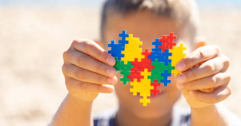 Autizm diaqnozu dəyişdirilən uşağın valideyni: Onun sinif təhsili almaq imkanı yoxdur ŞİKAYƏT