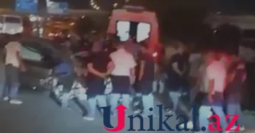 Koroğlu metrosunun qarşısında qəza VİDEO