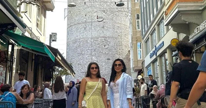 Vüsalə Əlizadə və qızı İstanbulda belə dincəldi Foto
