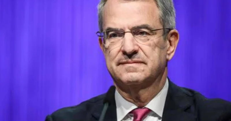 Məşhur şirkətin 40 illik CEO su işçisi ilə eşq yaşadığına görə qovuldu