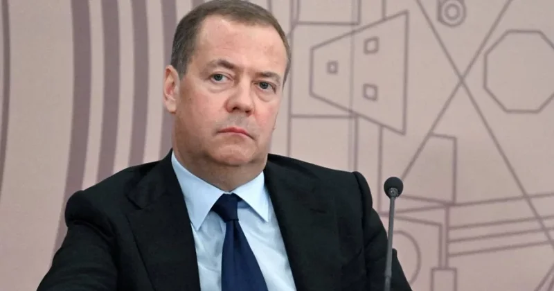 Medvedev 1941 1944 cü illərin xəritəsini açdı: Bu ölkəyə xəbərdarlıq etdi