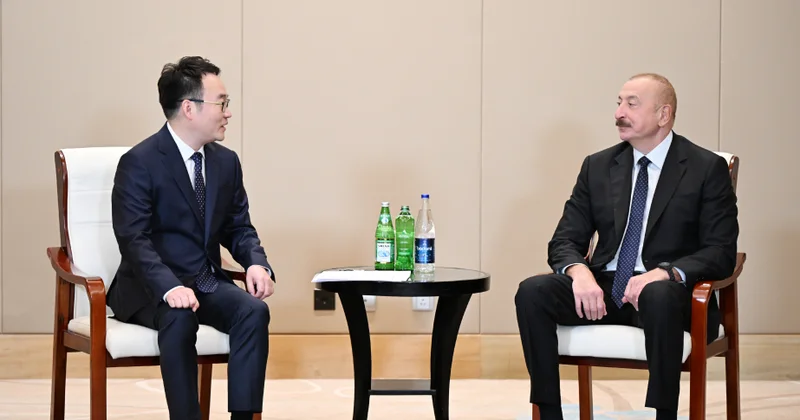 Prezident İlham Əliyev Tiencin şəhərində “Powerchina group” şirkətlər qrupunun icraçı vitse prezidenti ilə görüşüb