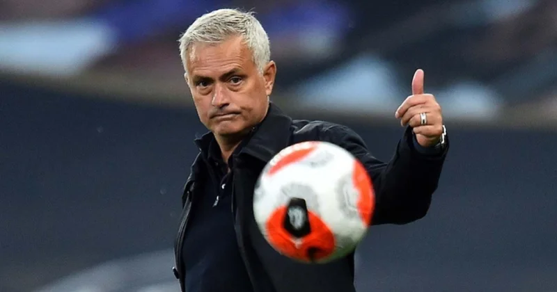 Joze Mourinyo İngiltərə klubuna rəhbərlik edə bilər