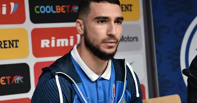 Süni meydançada oynamaq çox çətindir Qarabağ ın futbolçusu