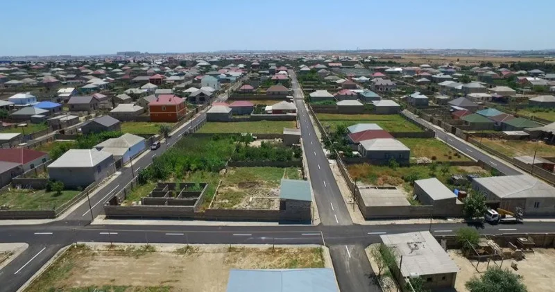 Suyu, işığı, qazı, interneti, yolu problemlərlə dolu Pirşağıda tullantı sularından ibarət göl var ki... Video