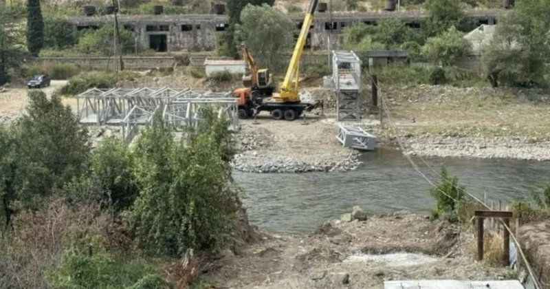 İran Ermənistana körpü bağışladı