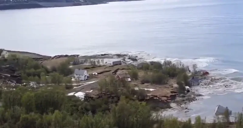 Оползень в Норвегии смыл крупный участок земли ВИДЕО