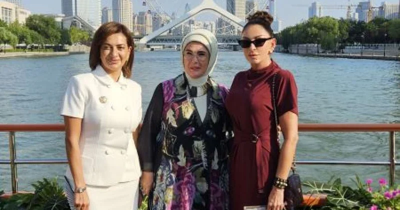 Fotonun analizi: Bu şəkil özündə nələri ehtiva edir?